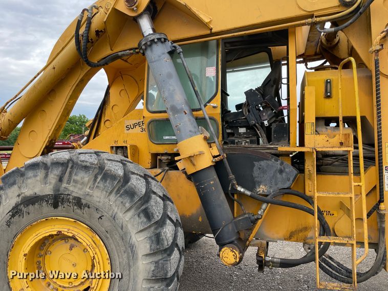 image for item IR9509 1998 Pettibone Cary-lift 304B  material handler