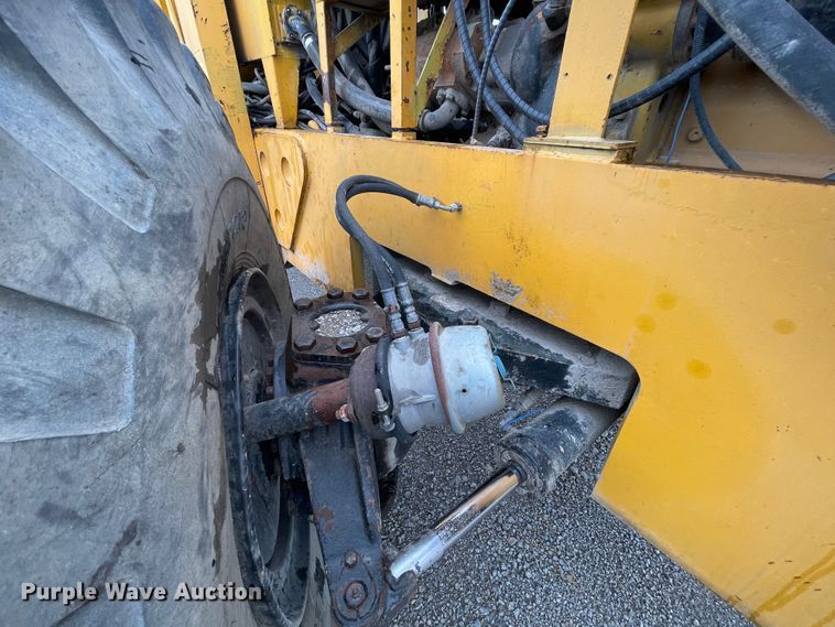 image for item IR9509 1998 Pettibone Cary-lift 304B  material handler