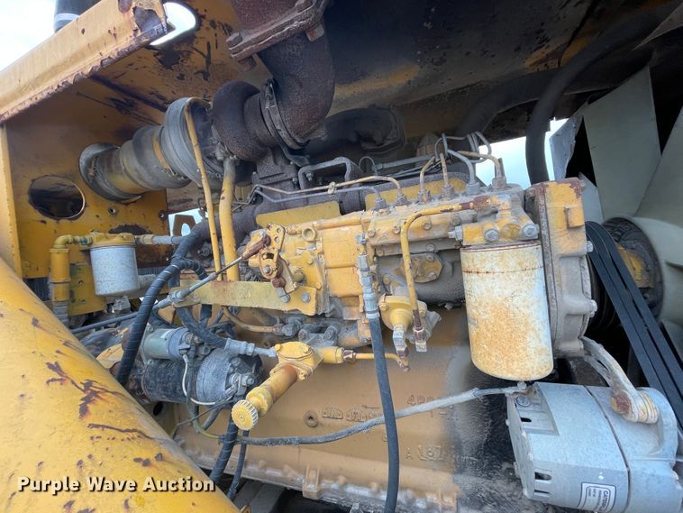 image for item IR9509 1998 Pettibone Cary-lift 304B  material handler