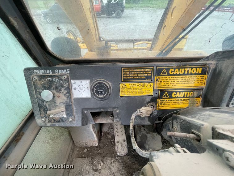 image for item IR9509 1998 Pettibone Cary-lift 304B  material handler