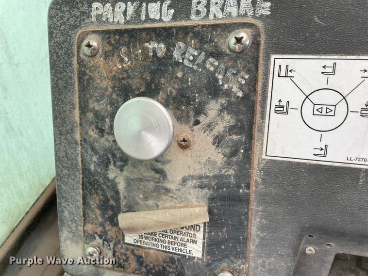 image for item IR9509 1998 Pettibone Cary-lift 304B  material handler