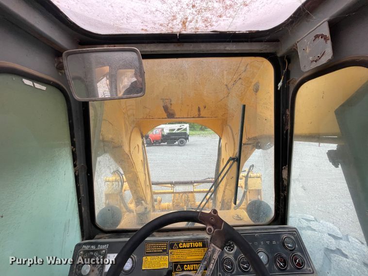 image for item IR9509 1998 Pettibone Cary-lift 304B  material handler