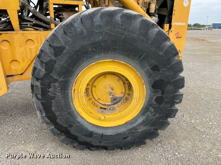 image for item IR9509 1998 Pettibone Cary-lift 304B  material handler