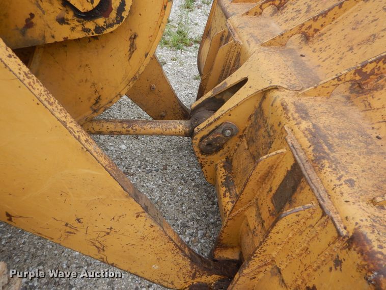 image for item IT9133 1987 Caterpillar 953  track loader