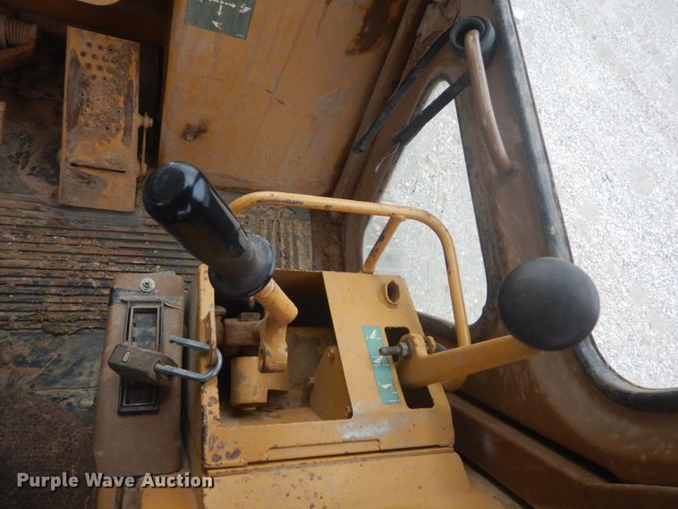 image for item IT9133 1987 Caterpillar 953  track loader