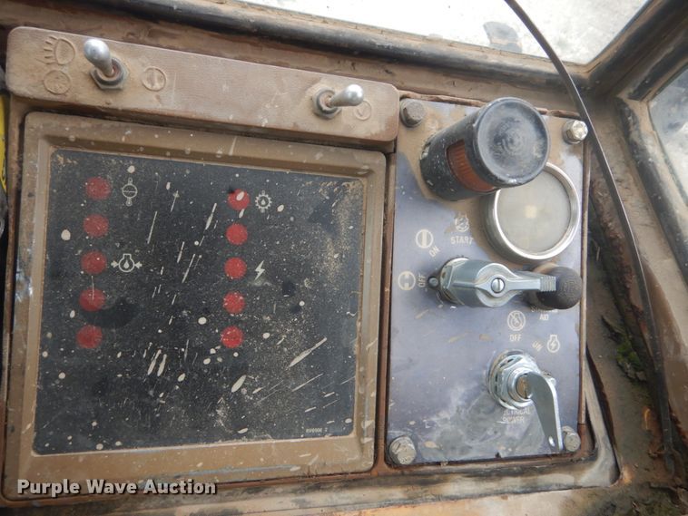 image for item IT9133 1987 Caterpillar 953  track loader