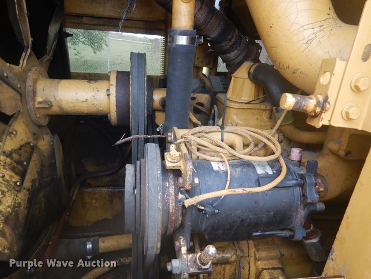 image for item IT9133 1987 Caterpillar 953  track loader