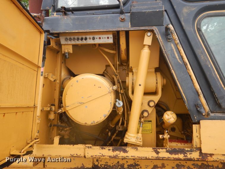 image for item IT9133 1987 Caterpillar 953  track loader