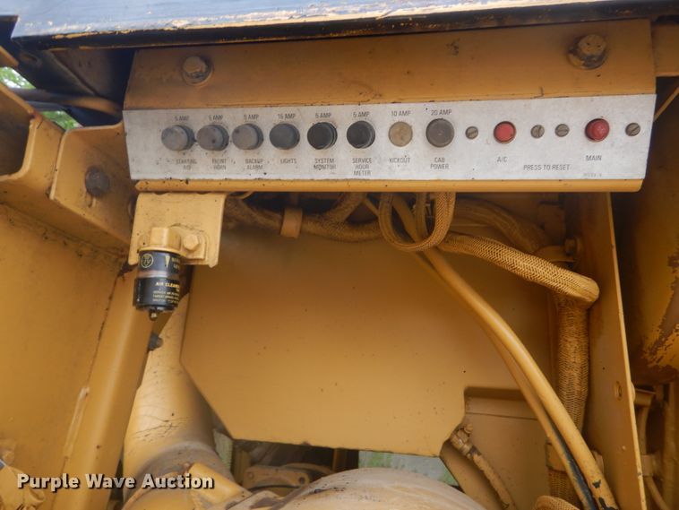 image for item IT9133 1987 Caterpillar 953  track loader