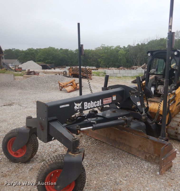 image for item IT9138 2015 Bobcat 96  skid steer grader