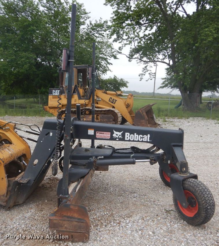 image for item IT9138 2015 Bobcat 96  skid steer grader