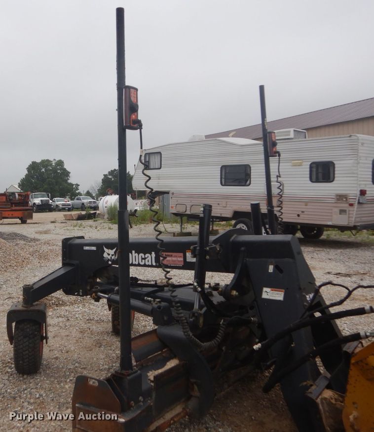 image for item IT9138 2015 Bobcat 96  skid steer grader