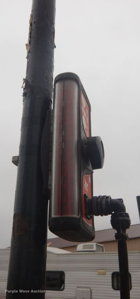 image for item IT9138 2015 Bobcat 96  skid steer grader