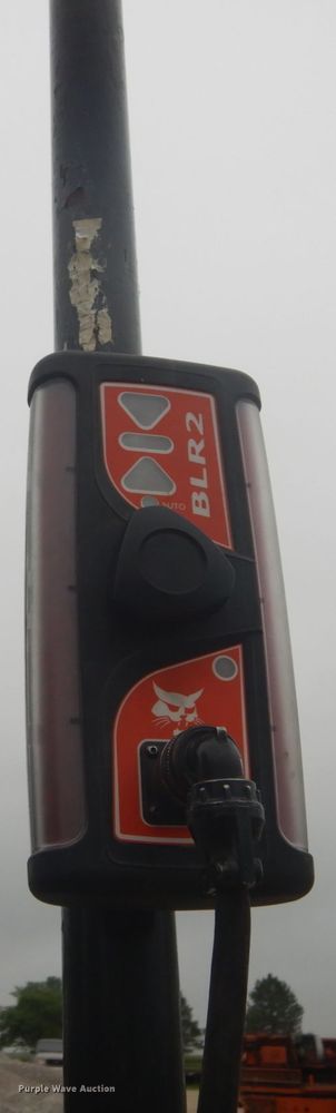 image for item IT9138 2015 Bobcat 96  skid steer grader