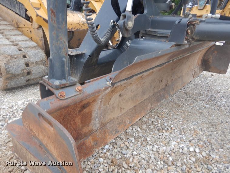 image for item IT9138 2015 Bobcat 96  skid steer grader