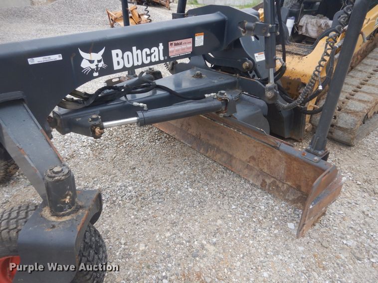 image for item IT9138 2015 Bobcat 96  skid steer grader