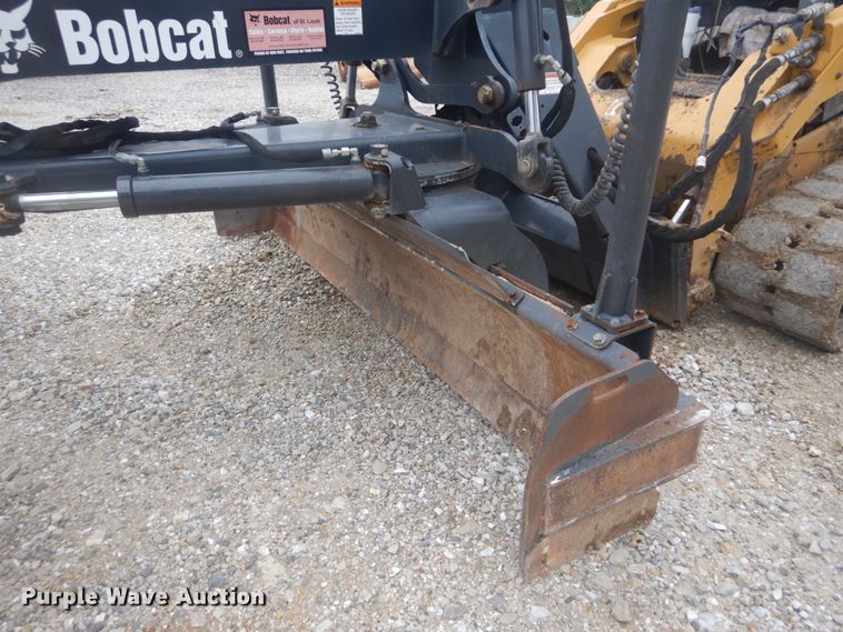 image for item IT9138 2015 Bobcat 96  skid steer grader