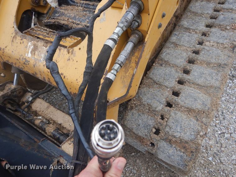 image for item IT9138 2015 Bobcat 96  skid steer grader