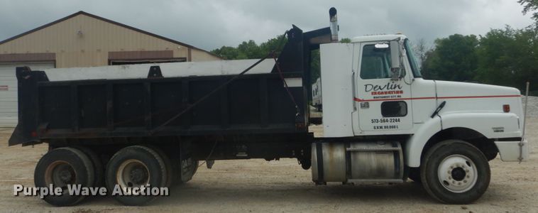 image for item IT9143 1997 Volvo WG  dump truck