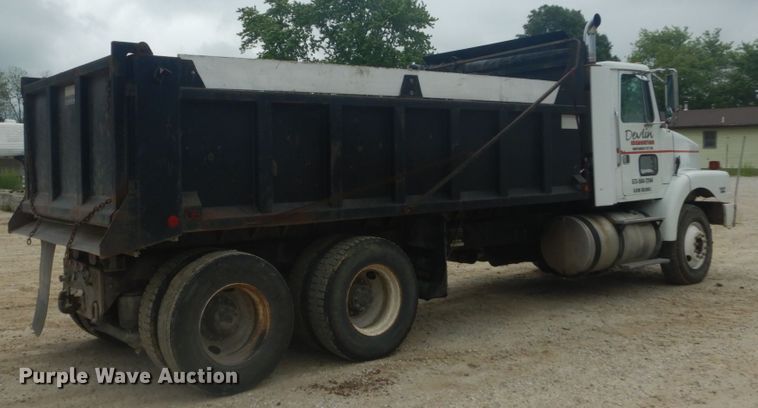 image for item IT9143 1997 Volvo WG  dump truck