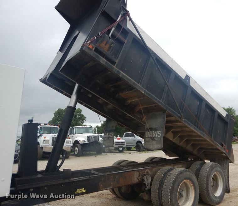 image for item IT9143 1997 Volvo WG  dump truck