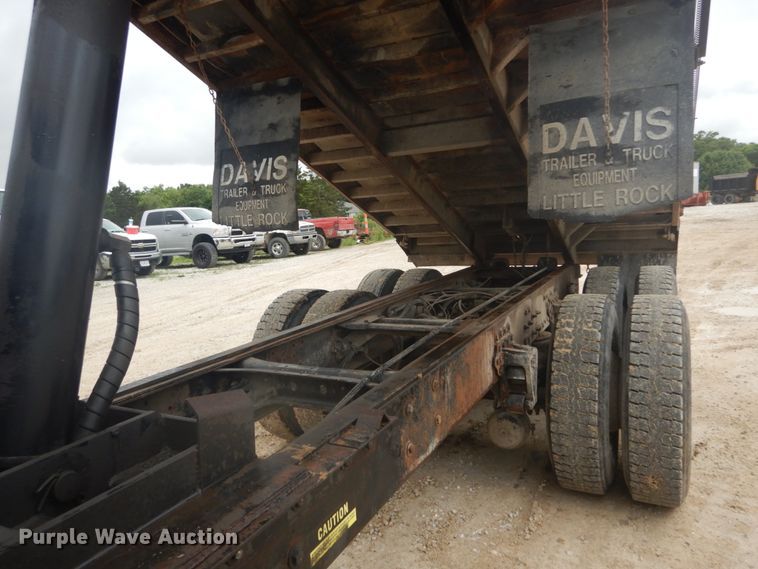 image for item IT9143 1997 Volvo WG  dump truck