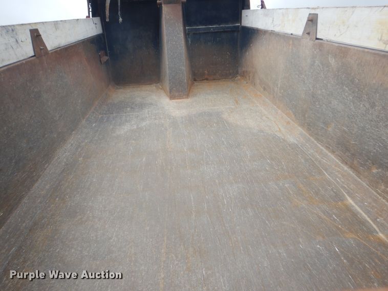 image for item IT9143 1997 Volvo WG  dump truck