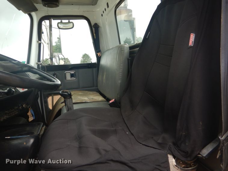 image for item IT9143 1997 Volvo WG  dump truck