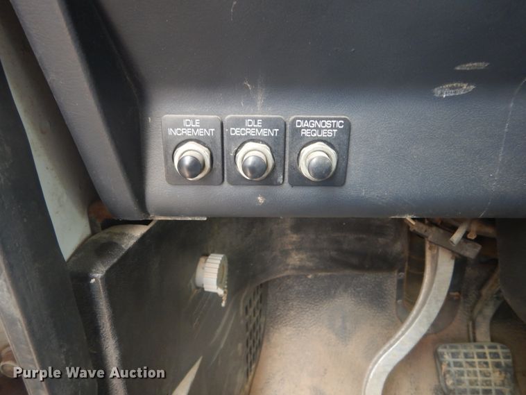 image for item IT9143 1997 Volvo WG  dump truck