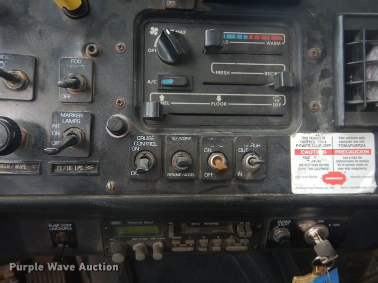 image for item IT9143 1997 Volvo WG  dump truck