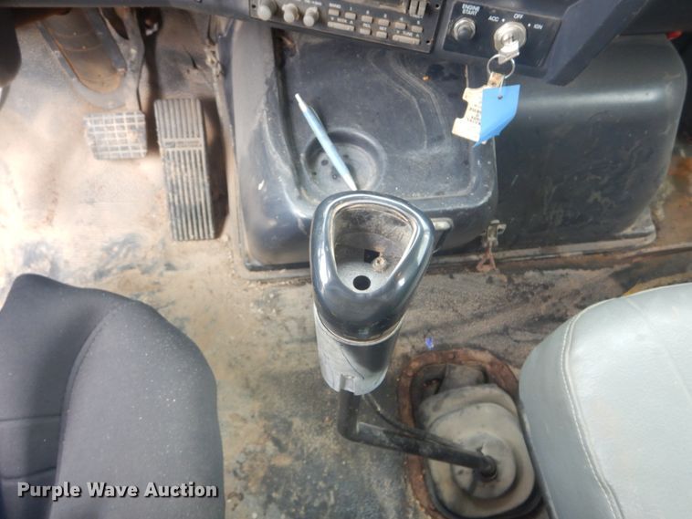 image for item IT9143 1997 Volvo WG  dump truck