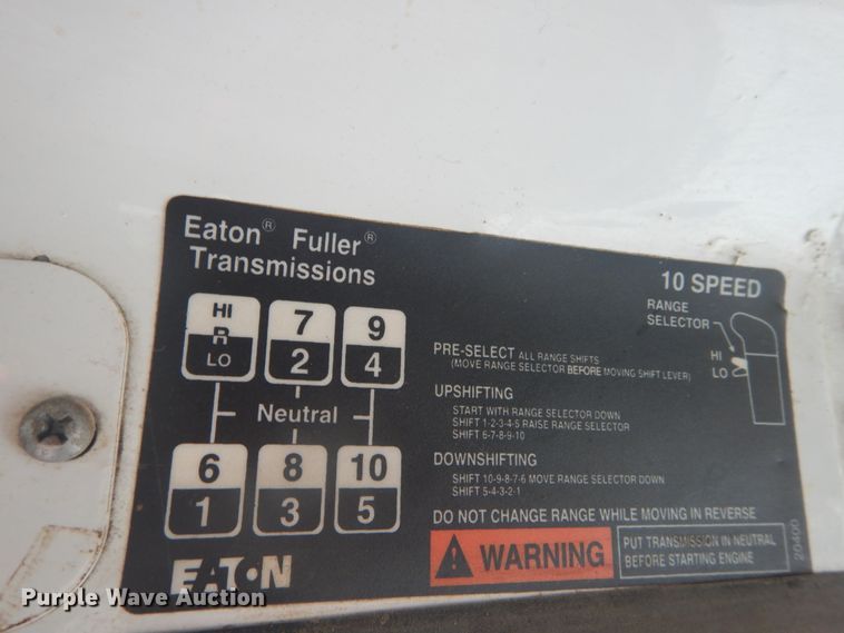 image for item IT9143 1997 Volvo WG  dump truck