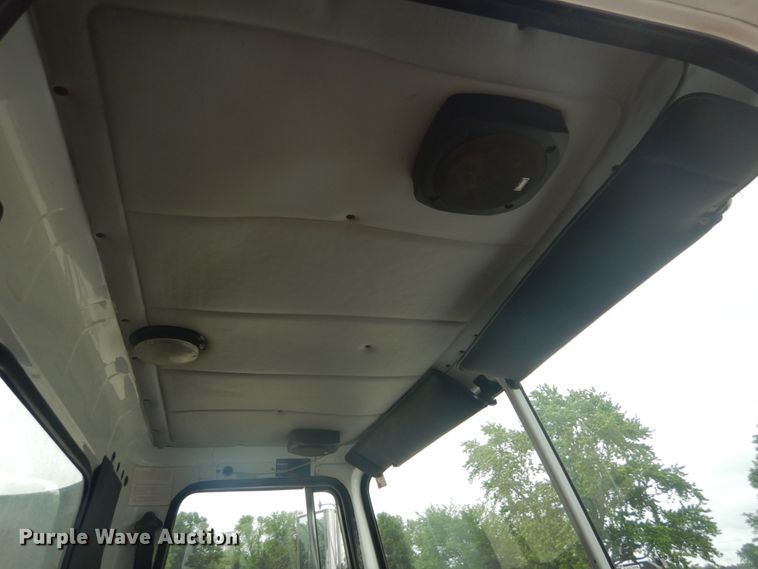 image for item IT9143 1997 Volvo WG  dump truck