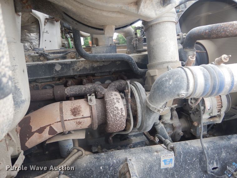 image for item IT9143 1997 Volvo WG  dump truck