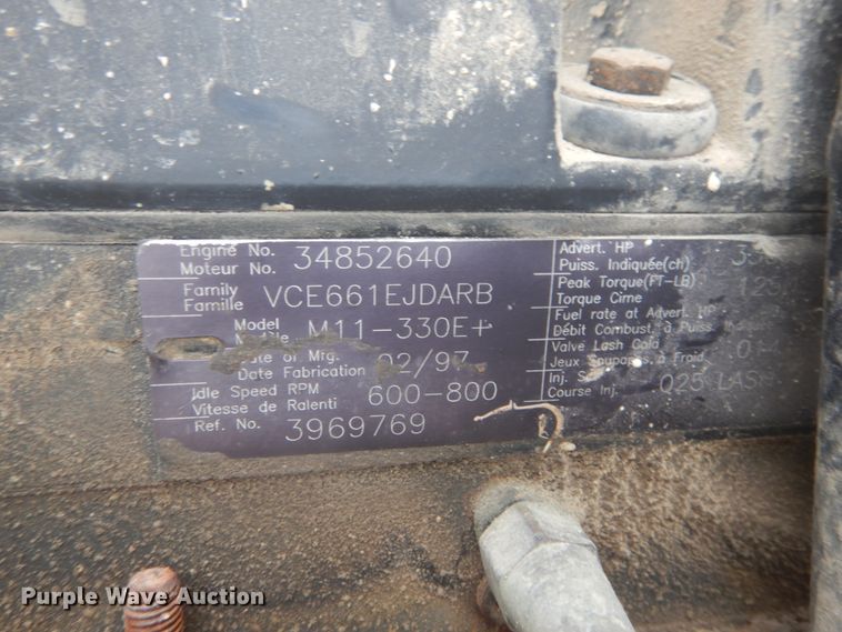 image for item IT9143 1997 Volvo WG  dump truck