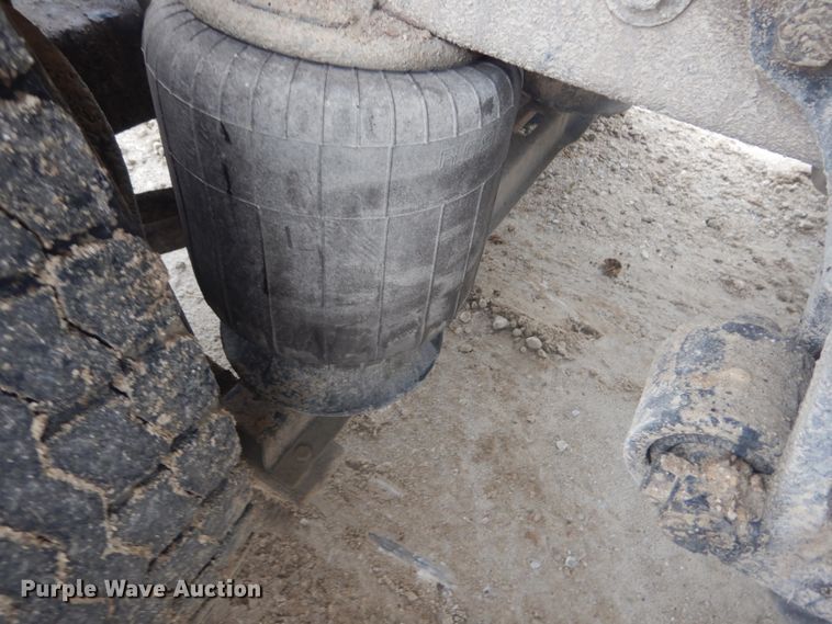 image for item IT9143 1997 Volvo WG  dump truck