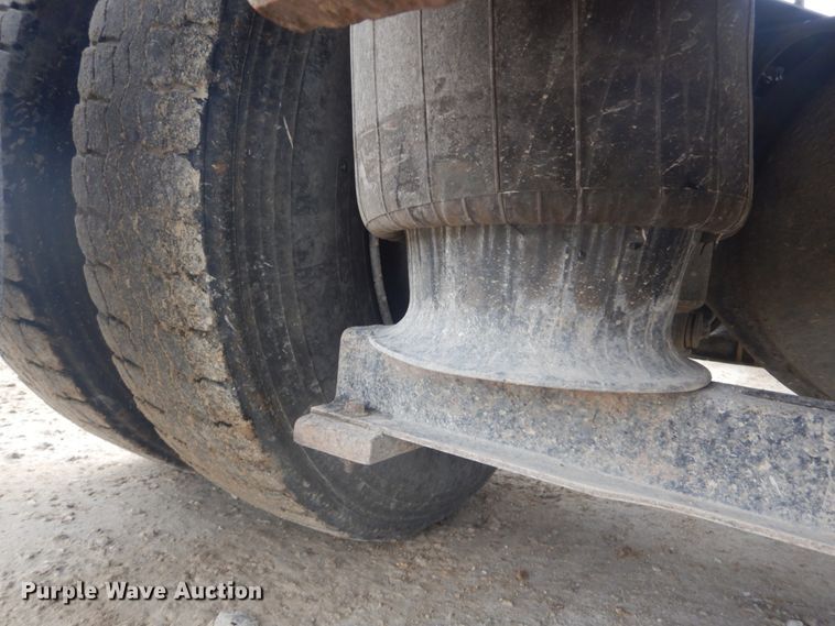 image for item IT9143 1997 Volvo WG  dump truck