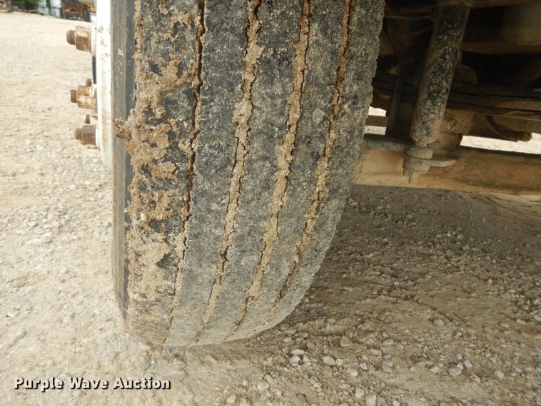 image for item IT9143 1997 Volvo WG  dump truck