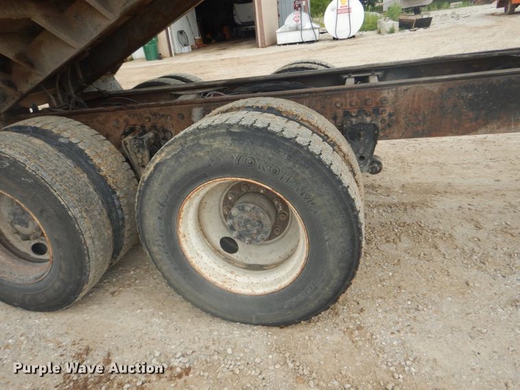 image for item IT9143 1997 Volvo WG  dump truck