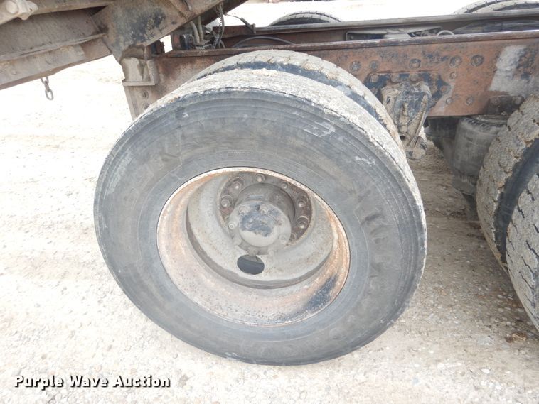 image for item IT9143 1997 Volvo WG  dump truck