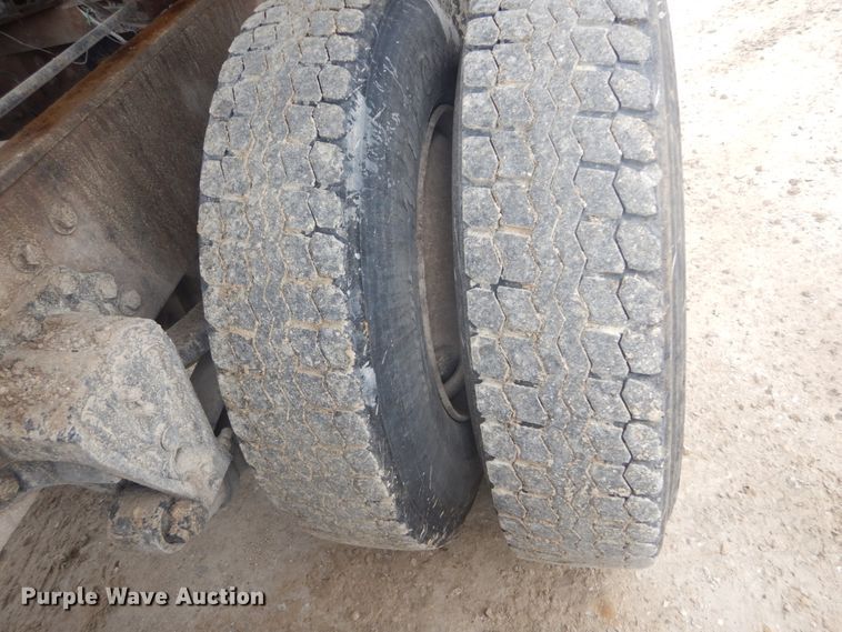 image for item IT9143 1997 Volvo WG  dump truck