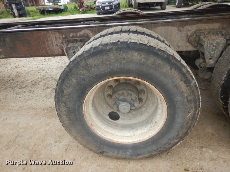 image for item IT9143 1997 Volvo WG  dump truck