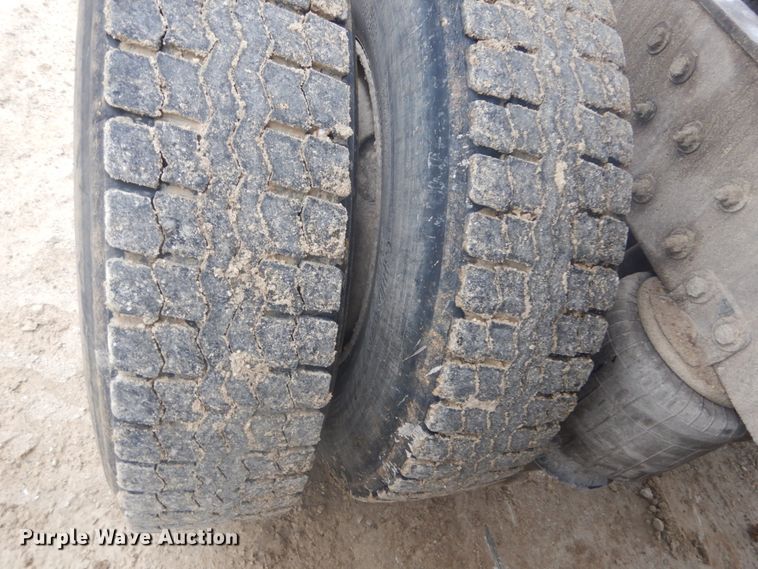 image for item IT9143 1997 Volvo WG  dump truck