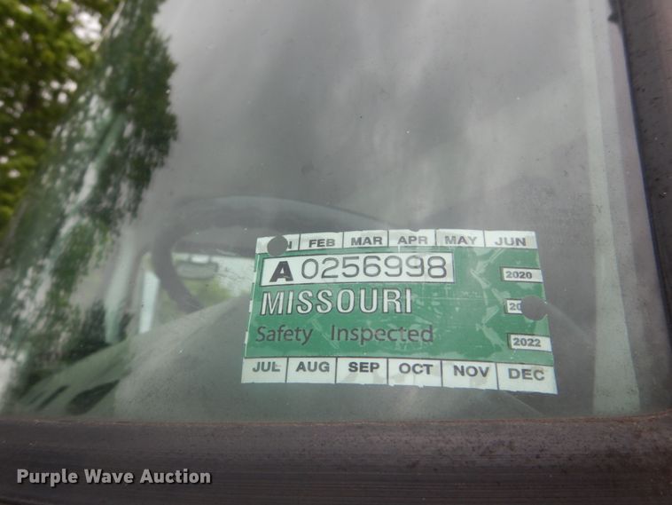 image for item IT9143 1997 Volvo WG  dump truck