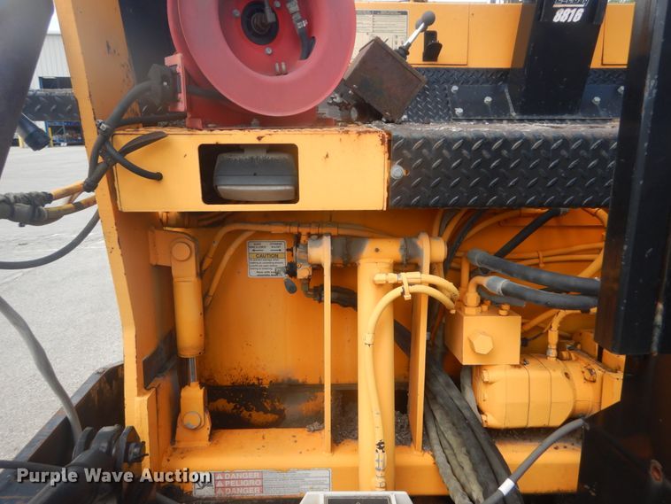 image for item IT9146 2007 LeeBoy 8816  paver