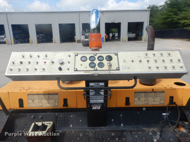 image for item IT9146 2007 LeeBoy 8816  paver