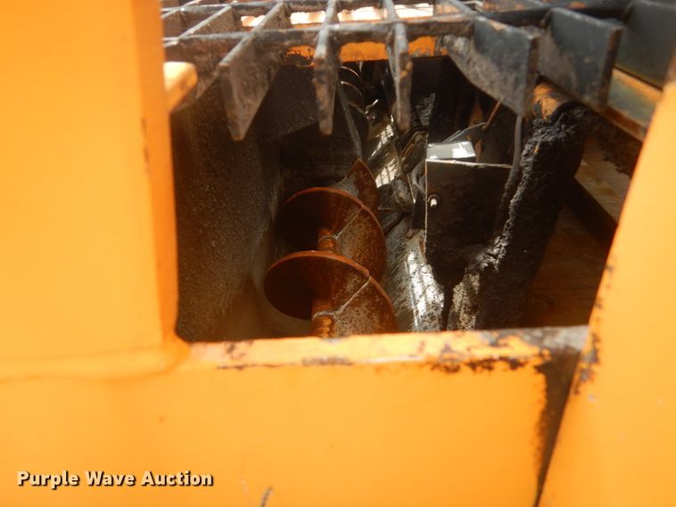 image for item IT9147 2012 LeeBoy 8500B  paver