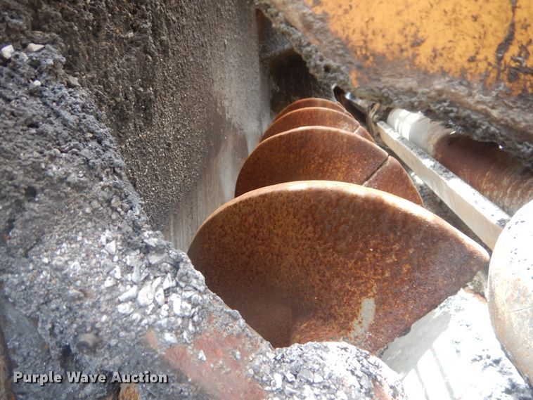 image for item IT9147 2012 LeeBoy 8500B  paver