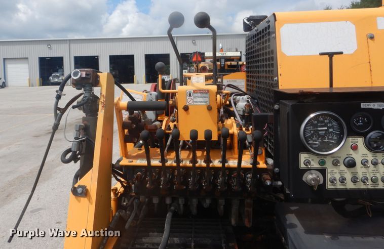 image for item IT9147 2012 LeeBoy 8500B  paver