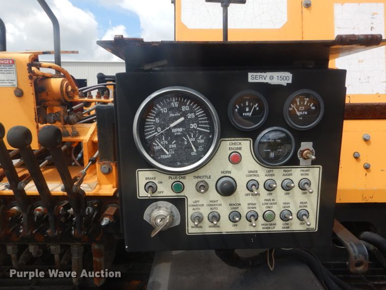 image for item IT9147 2012 LeeBoy 8500B  paver